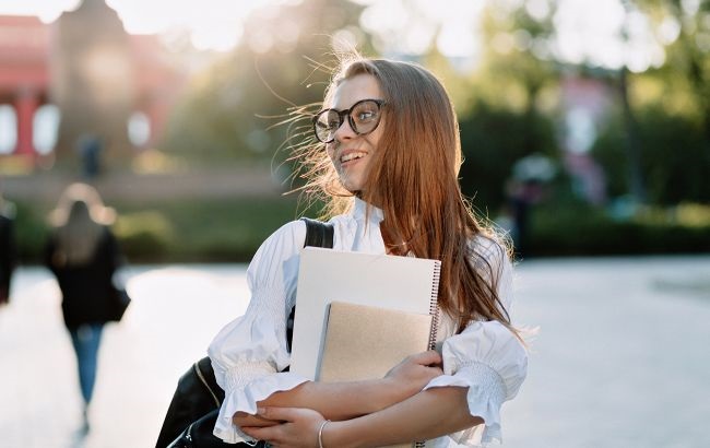 Новини України - Вступ 2025: держзамовлення, вартість навчання та професії, які знищить ШІ