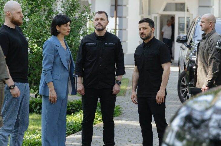 Президент України Володимир Зеленський відзначив медиків та військовослужбовців системи МВС