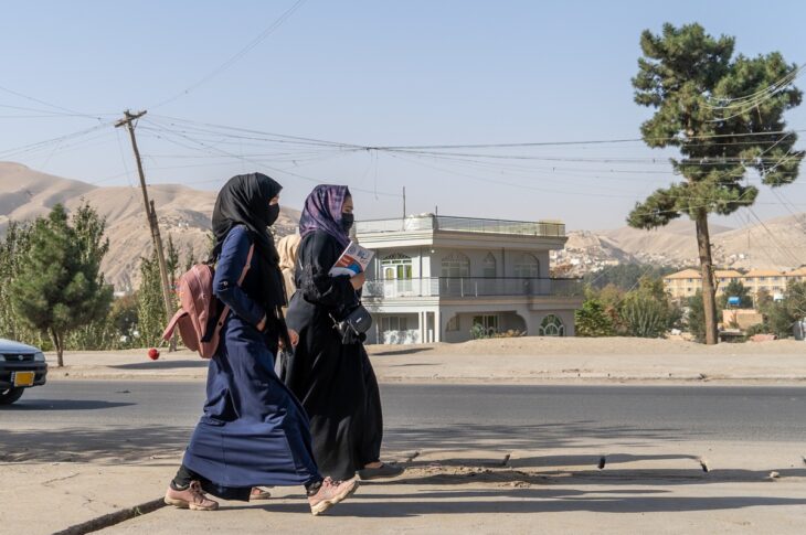 Новини світу - Афганські жінки змушені працювати у тіні через політику Талібану - WP