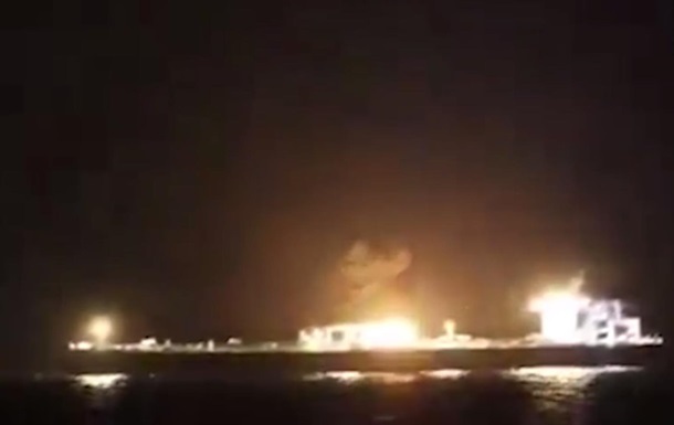 Новини світу - Атака хуситів на грецьке судно: загинули четверо моряків, 15 зниклих