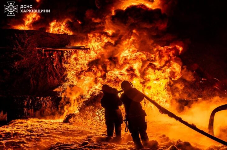 Новини України - Атака РФ: у Чугуєві велика пожежа, 11 поранених