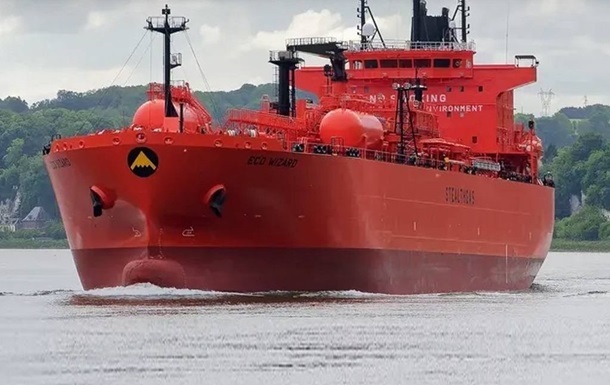 Новини світу - Чергова аварія "тіньового" танкера РФ: соцмережі пишуть про підрив