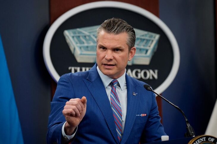 Новини світу - Гегсет одноосібно зупинив допомогу Україні - ЗМІ