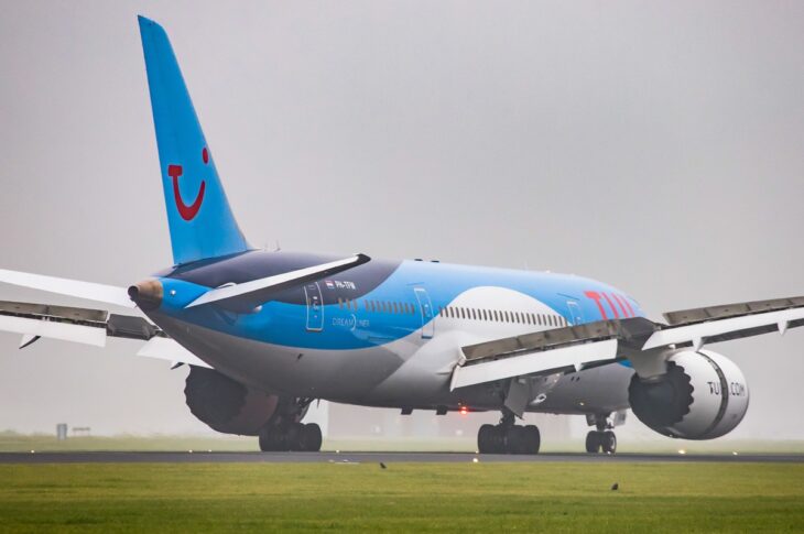 Новини світу - Літак із Мексики до Британії екстрено сів у США через двох пасажирів