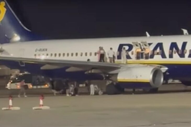 Новини світу - На Майорці горів літак Ryanair, 18 постраждалих