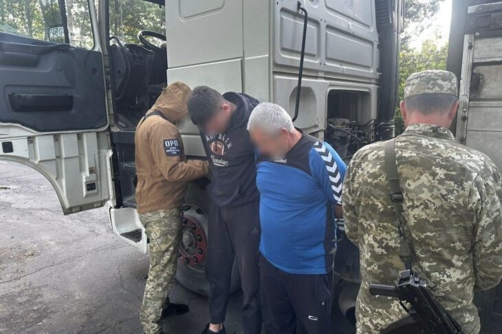 Новини України - На Рівненщині прикордонники виявили порушника у фурі під ліжком