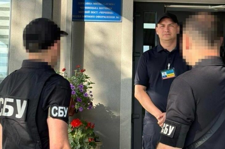 Новини України - Обшуки на митницях трьох областей - ЗМІ