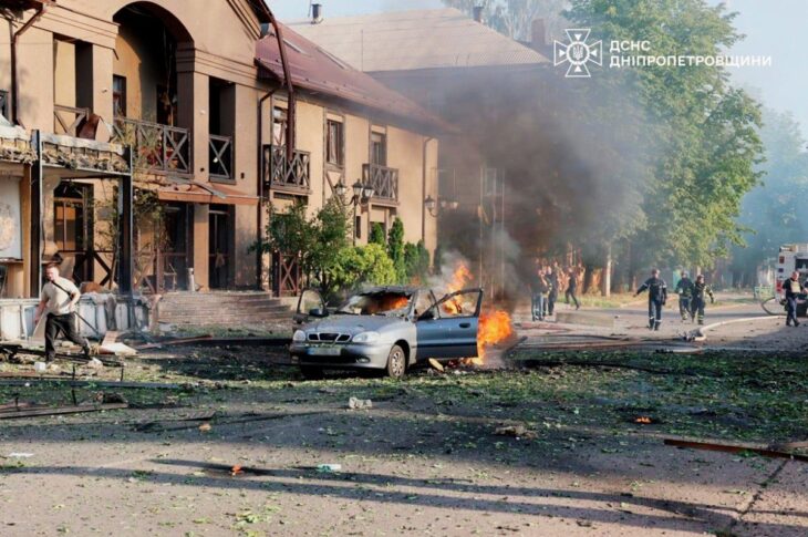 Новини України - Повторна атака на Кривий Ріг: ДСНС показала фото наслідків