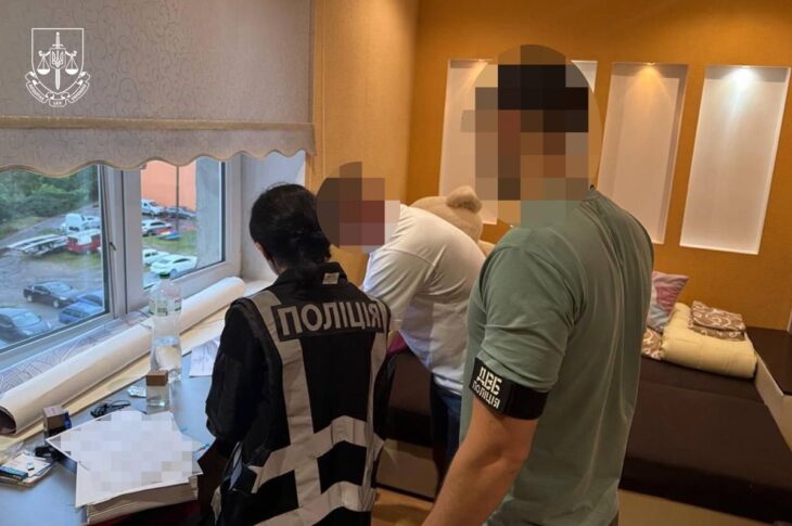 Новини України - Правоохоронці викрили схему фальшивих довідок для ухилянтів