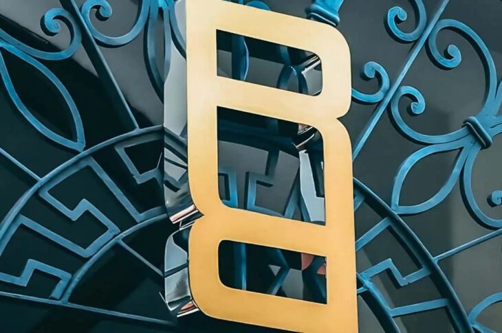 Новини бізнесу - Range Rover показала новий логотип