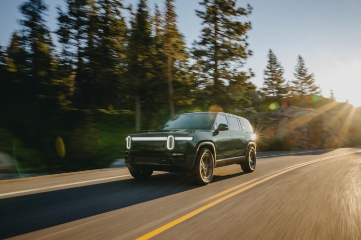 Авто новини - Rivian представила електрокари з чотирма двигунами