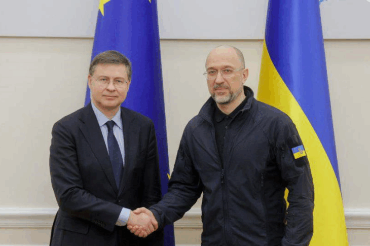 Новини України - Шмигаль провів розмову з комісаром ЄС