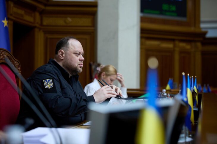 Новини України - Стефанчук підписав законопроєкт щодо НАБУ та САП