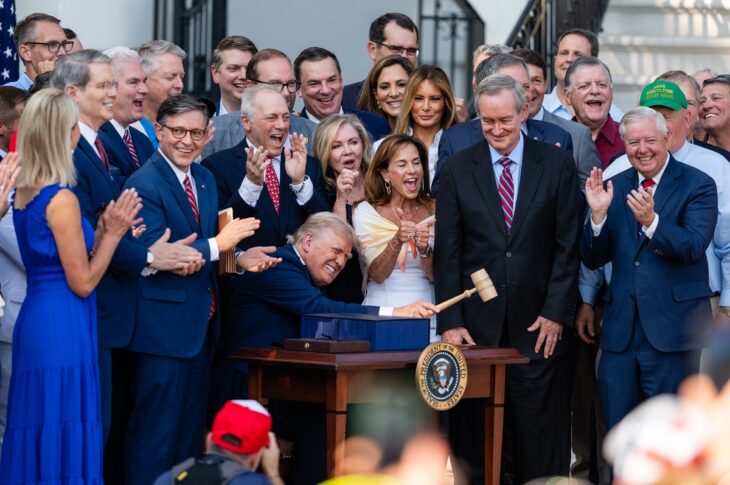 Новини світу - Трамп підписав "великий прекрасний закон"
