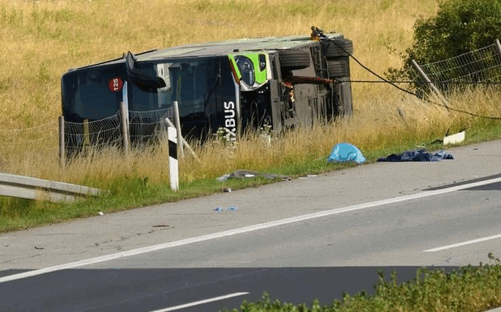 Новини світу - У ФРН перекинувся автобус, серед постраждалих українці - ЗМІ