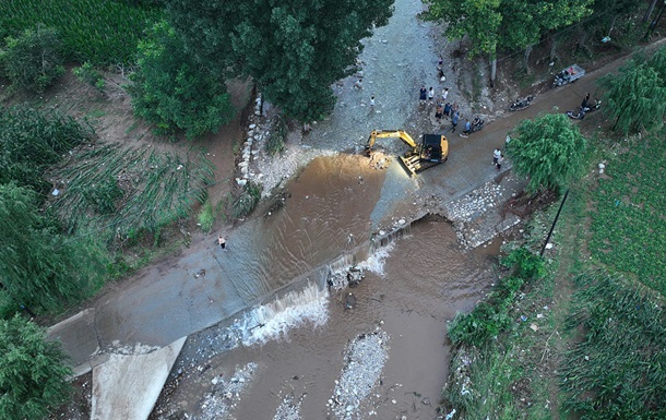 Новини світу - У Китаї через потужні зливи десятки загиблих