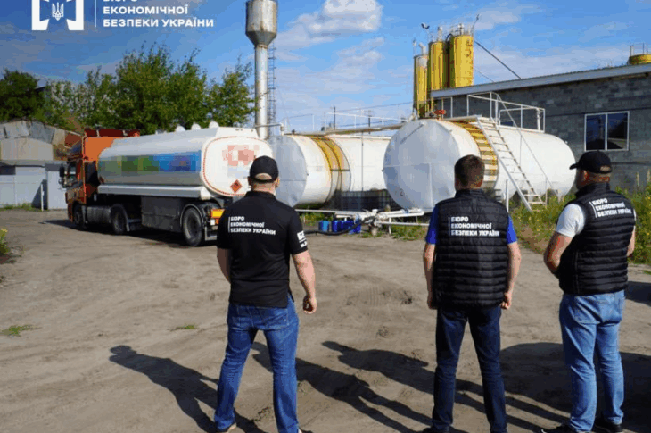 Новини Києва - У Києві викрили нелегальну нафтобазу