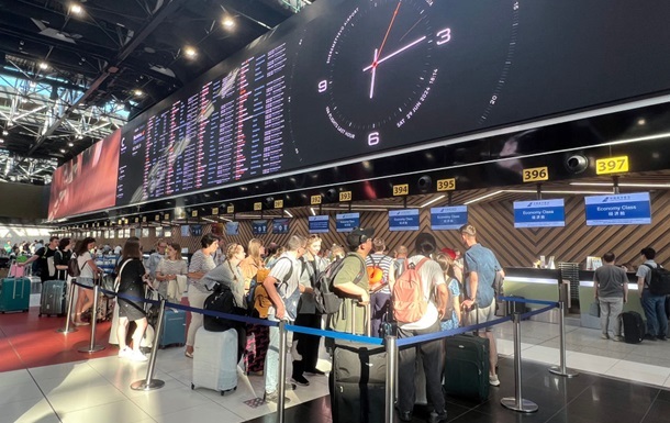 Новини світу - У Москві черговий колапс в аеропортах через атаку дронів