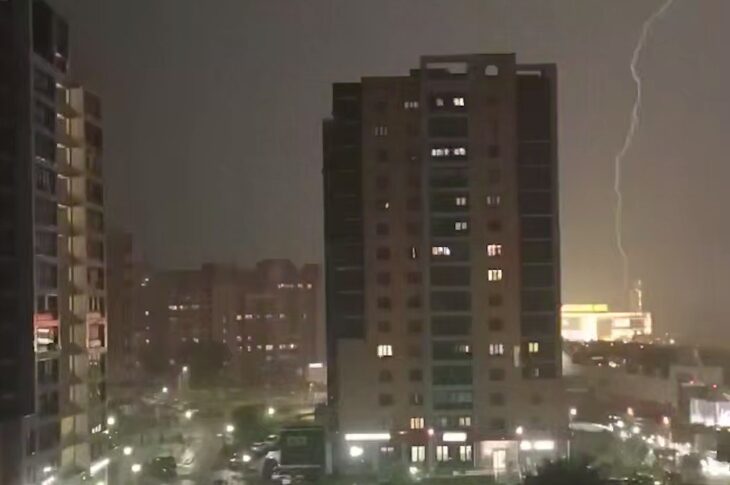 Новини світу - У Москві та Підмосков'ї шторм спричинив пожежі та блекаут