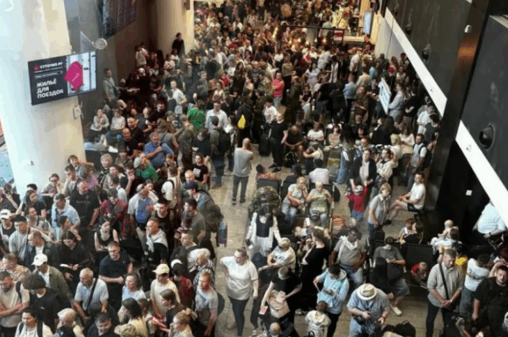 Новини світу - У РФ заявили про знешкодження 120 дронів, в аеропортах виник колапс