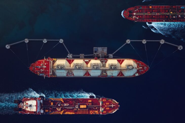 Новини світу - ЄС зняв санкції з японських танкерів, які перевозили російський СПГ