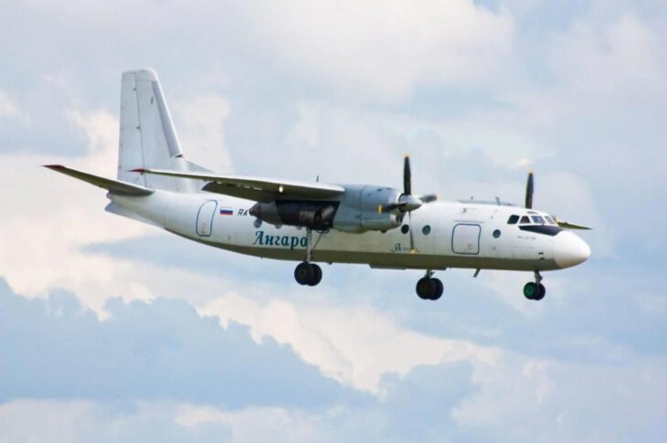 Новини світу - З'явилося відео падіння літака Ан-24 у Росії