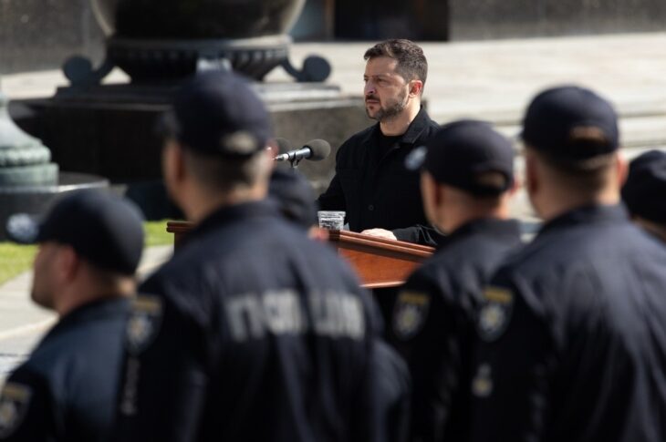 Новини України - Зеленський вручив держнагороди поліцейським