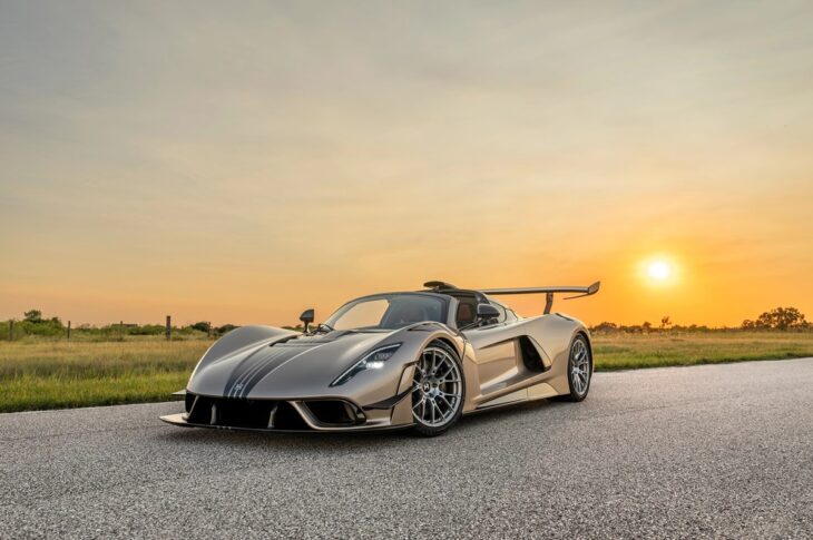 Авто новини - Американська Hennessey представила гіперкар Venom F5 Revolution LF