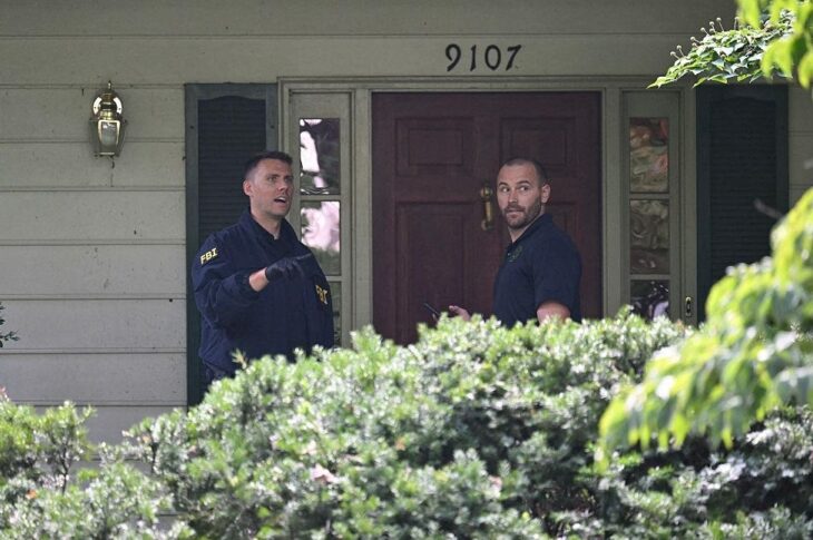 Новини світу - ФБР провело обшук в будинку екс-радника і критика Трампа