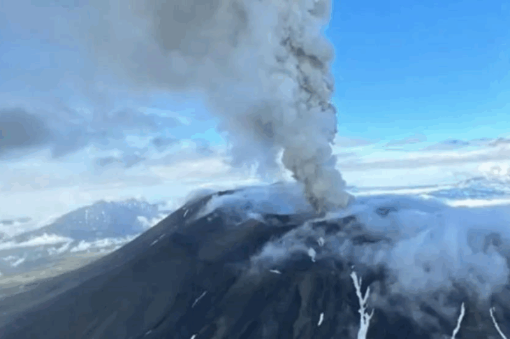 Новини світу - На Камчатці вивергається вулкан уперше за 600 років