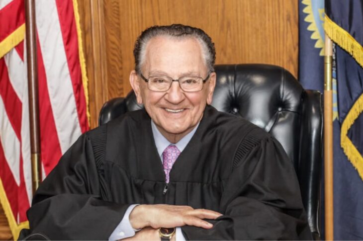 Новини світу - Помер "найприємніший суддя у світі" Френк Капріо