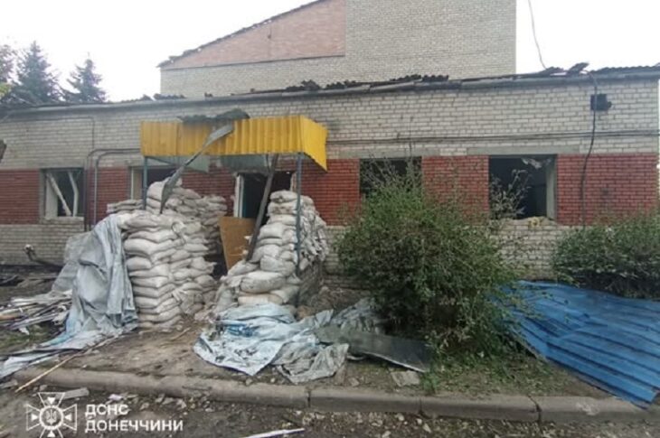 Новини України - РФ вдарила по пожежній частині у Добропіллі