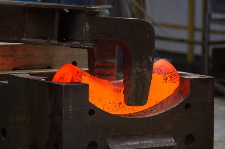 Новини бізнесу - Швейцарія арештувала рахунки найбільшого виробника титану в РФ