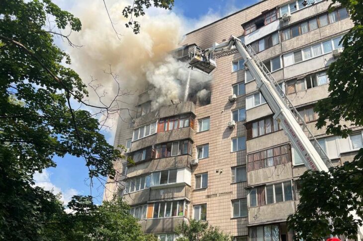Новини Києва - У Києві чоловік підірвав квартиру, щоб не впустити поліцію