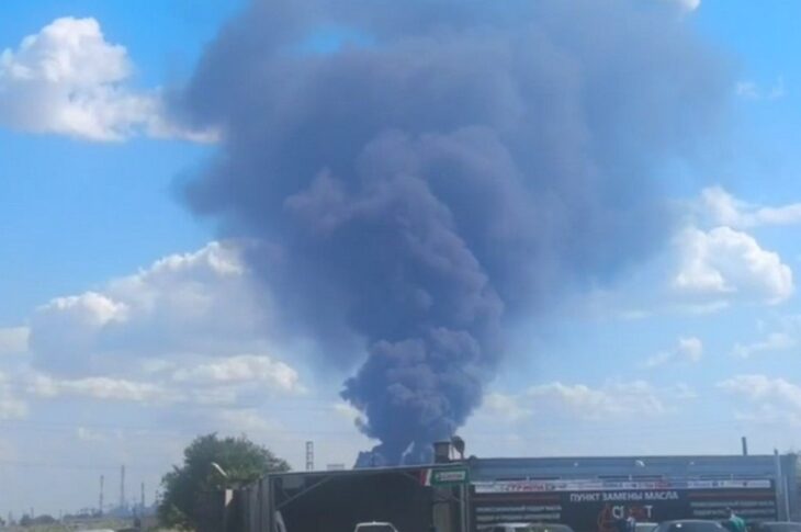 Новини світу - У російському місті повідомляють про пожежу в районі НПЗ