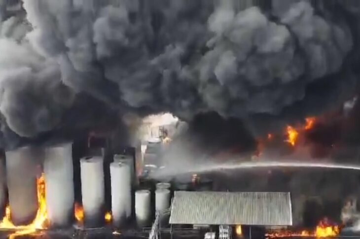 Новини світу - У США палає нафтопереробний завод