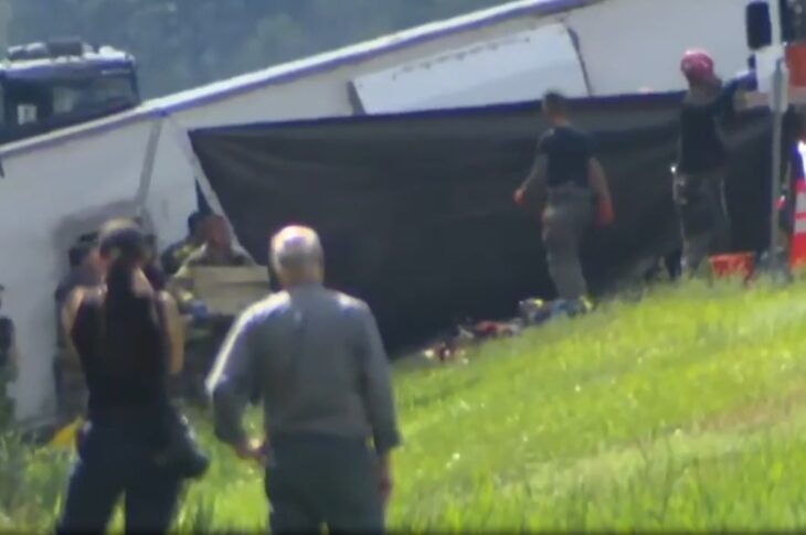 Новини світу - У США перекинувся туристичний автобус: є жертви
