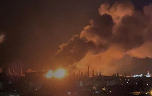 Новини бізнесу - В Росії зупинився Куйбишевський НПЗ після атаки дронів