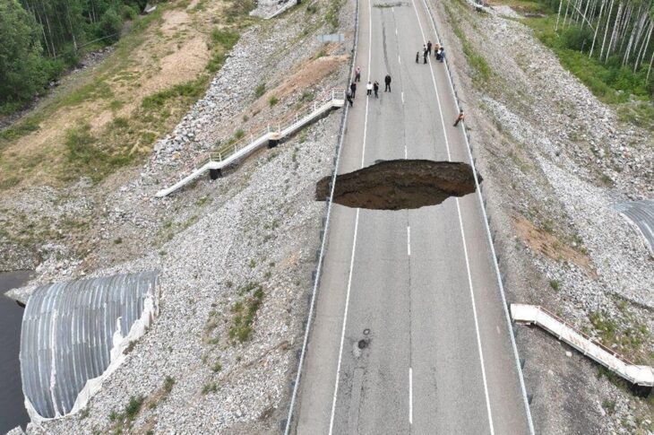 Новини світу - Величезний провал ґрунту відрізав Якутію від решти Росії