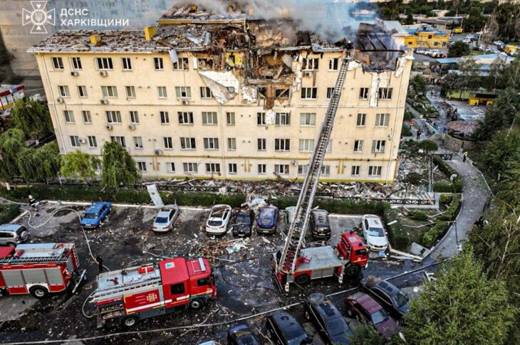 Новини України - З’явилося відео удару по багатоповерхівці Харкова