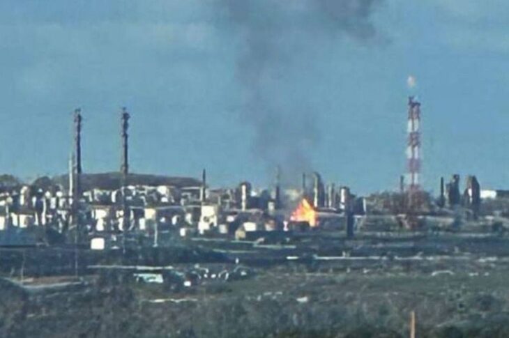 Новини світу - Дрони вдарили по НПЗ в російському місті