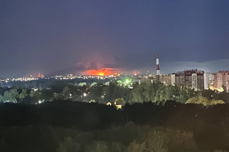 Новини світу - Другий за ніч: у РФ палає ще один НПЗ