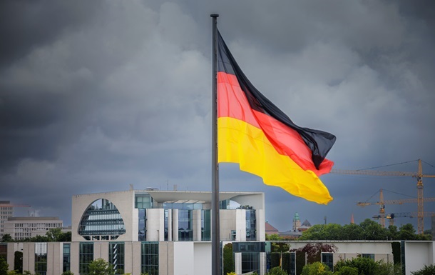 Новини світу - Експомічника ультраправого депутата ФРН ув'язнили за шпигунство на Китай