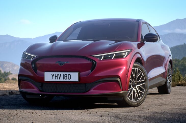 Авто новини - Електричний Mustang обігнав бензиновий у продажах