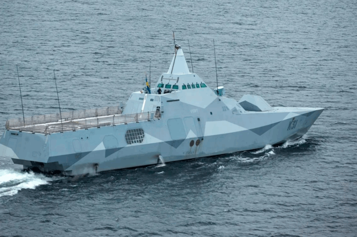 Новини світу - Кораблі НАТО провели спецоперацію через підозріле російське судно