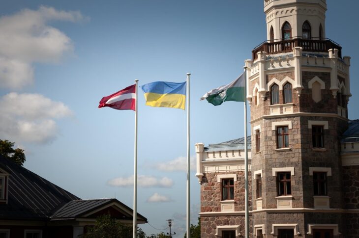 Новини України - Латвія закупить в США зброю для України