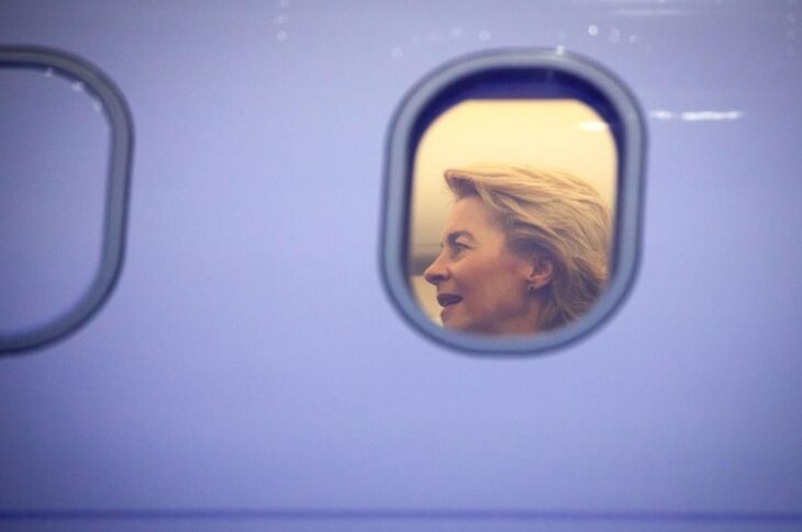 Новини світу - Літак глави Єврокомісії зазнав глушіння системи GPS