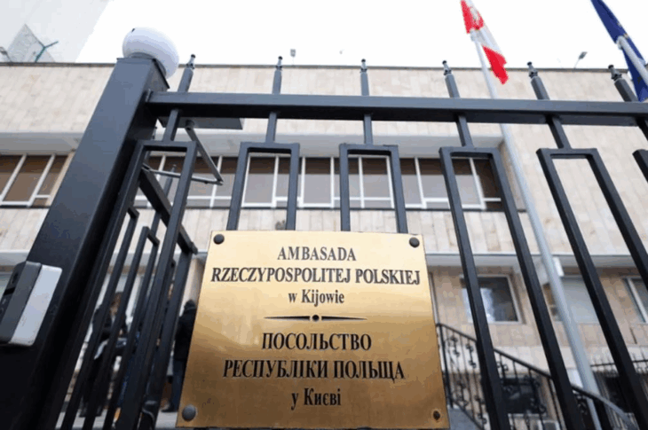 Новини Києва - Масований удар по Києву: пошкоджено посольство Польщі