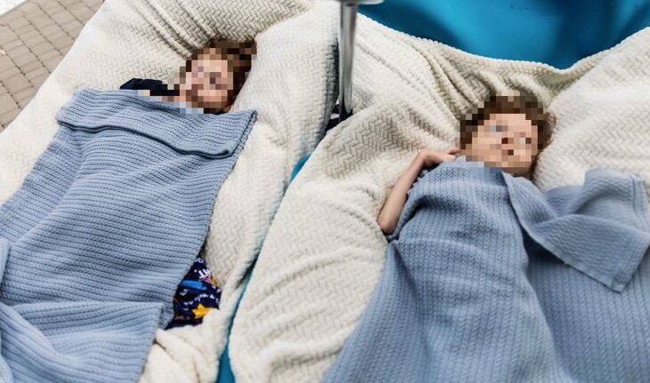 Новини України - На Донеччині 10-річний хлопчик понад рік сам доглядав за братами-інвалідами