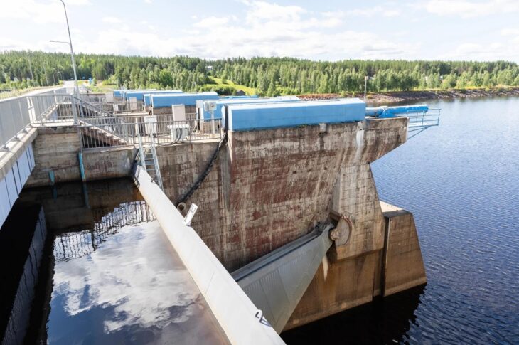 Новини світу - Над електростанцією у Фінляндії помітили безпілотник